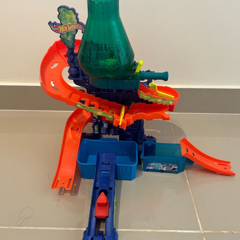 Pista Hot Wheels Estação Cientifica Mattel Usado 112311490 enjoei