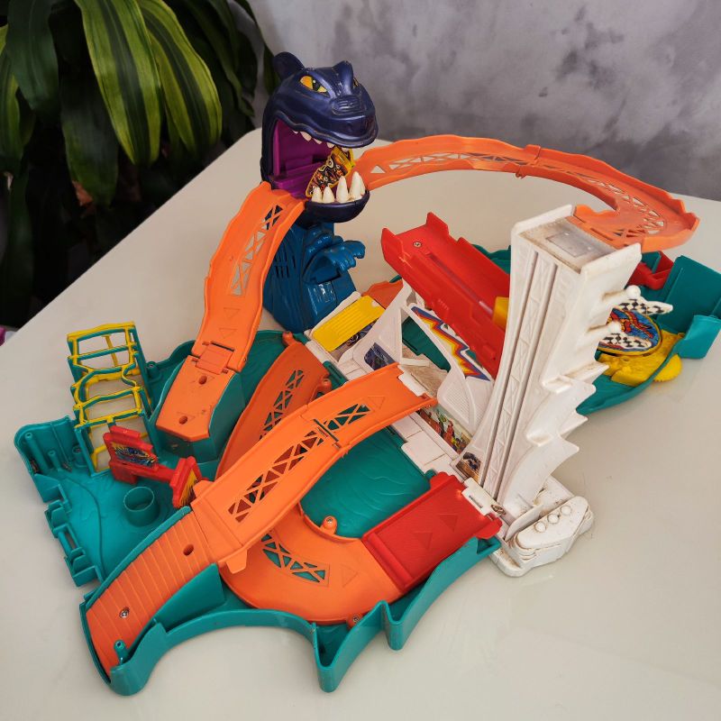 Original rodas quentes tubarão fuga pista acessórios crianças modelos  emocionante rico cena carro brinquedos para meninos dobrável mala de  armazenamento - AliExpress