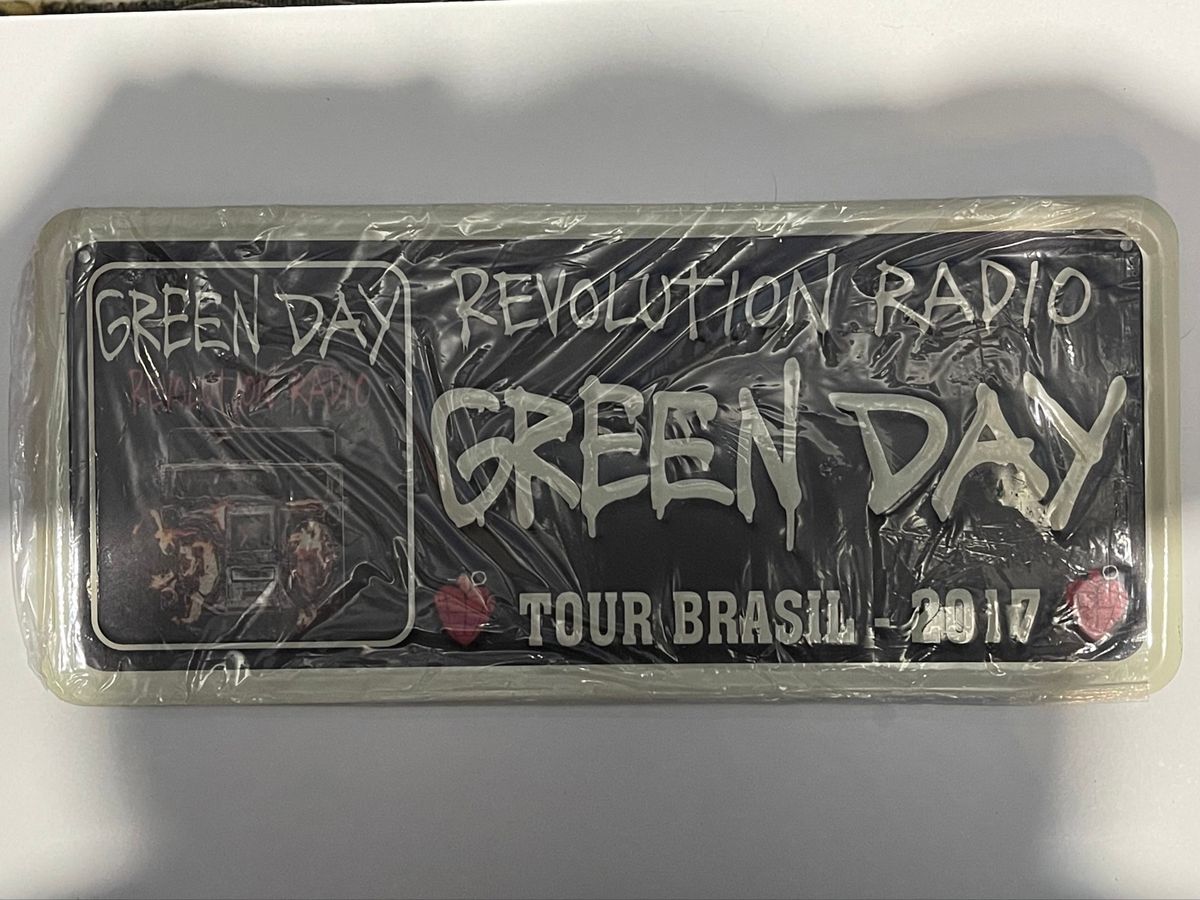 Green Day Revolution Radio (Gebraucht) in Aigle für CHF 3.5 – mit Lieferung auf Ricardo kaufen