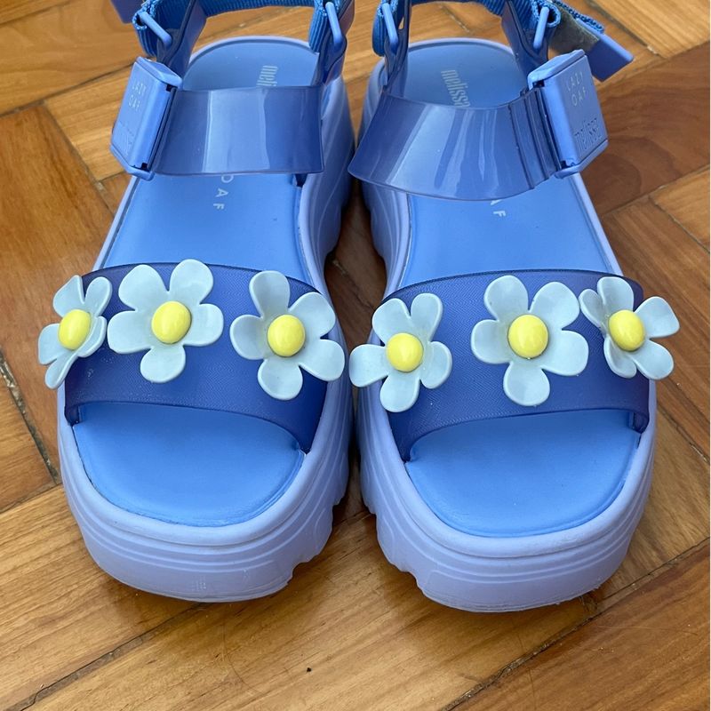 Plataforma Melissa Lazy Oaf Kick Off Azul Flores | Sandália