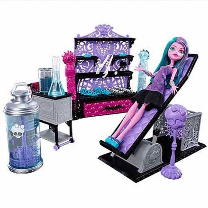 Jogo Mídia Física Barbie Resgate + Monster High Para Ps3 em Promoção na  Americanas