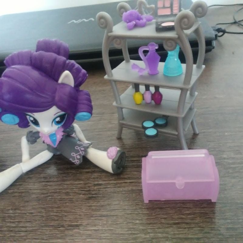 Playset My Little Pony Equestria Girls Rarity Cole o Festa do Pijama Beleza Hasbro 2002 Brinquedo Hasbro Usado 92776187 enjoei