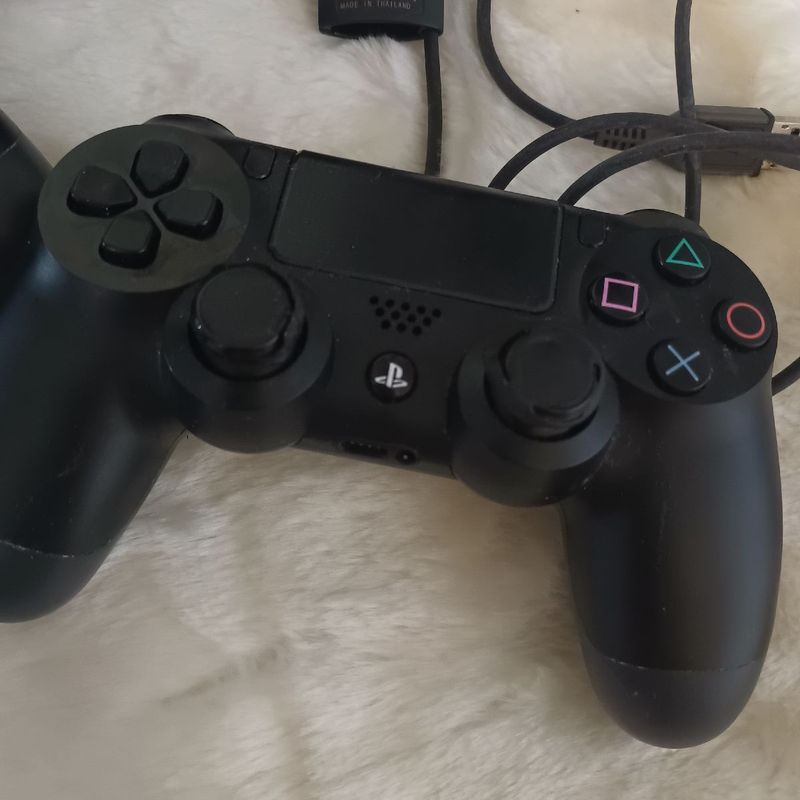 Ps4 com Jogo e Dois Controles, Console de Videogame Playstation Usado  93674500