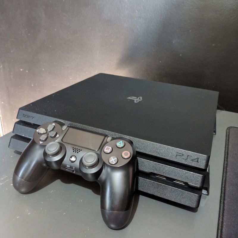 Playstation 4 Ps4 Pro 1tb Cuh 7016b + Controle Original + 2 Jogos