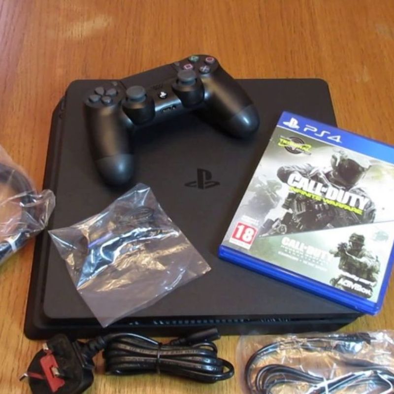 Ps4 500 GB na cx completa com controle psn 10 meses pra baixar