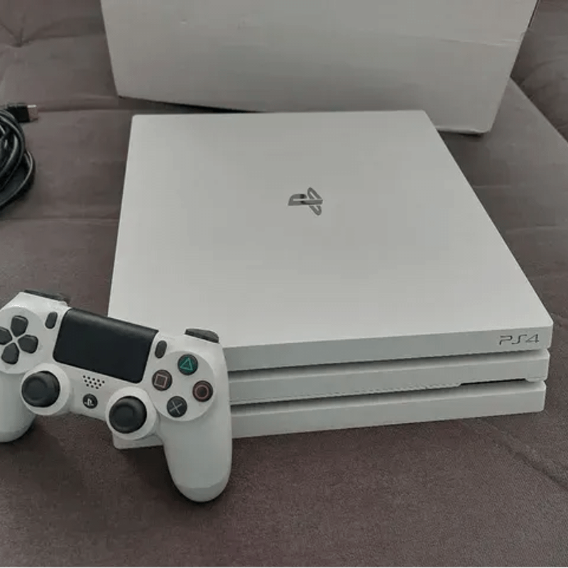 Vendo PS4 PRO 1 Tera com caixa original + 4 jogos - Videogames