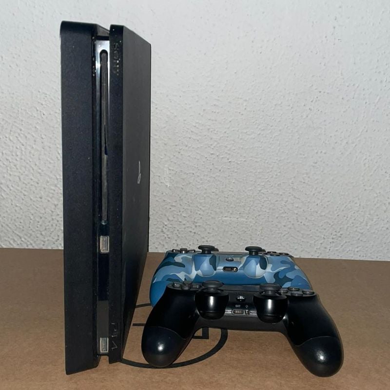 Console PS4 Slim 500GB com 2 Controles - 2 Anos de Garantia - JF GAMES