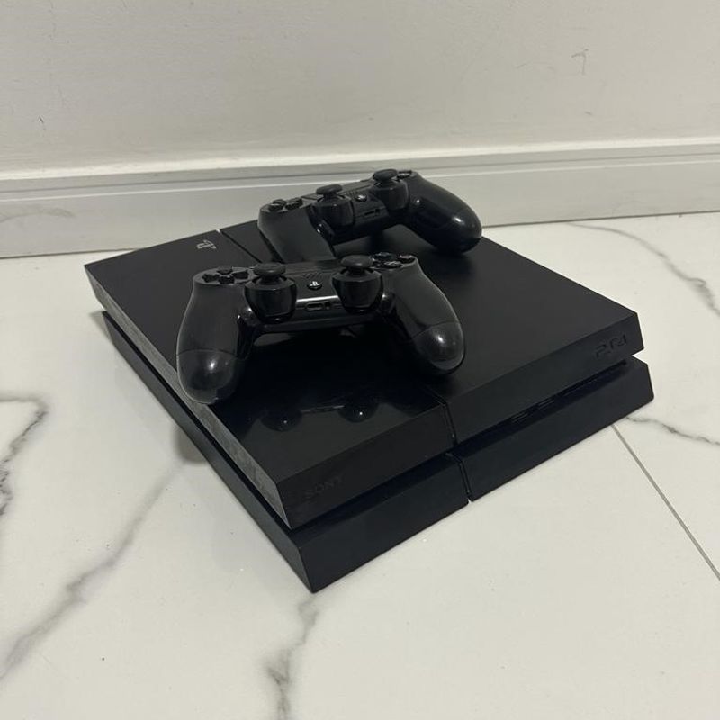 Ps4 Pro Usado  Console de Videogame Sony Usado 93052892