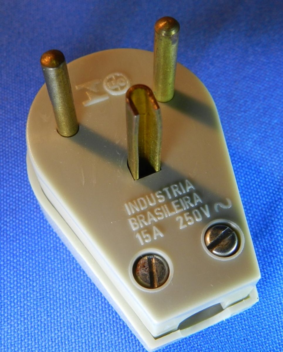 plug 3 pinos chatos