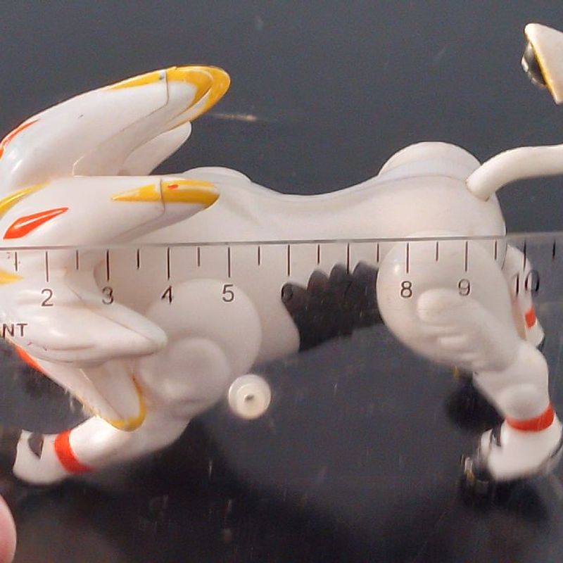 Boneco Pokémon Lendário Solgaleo