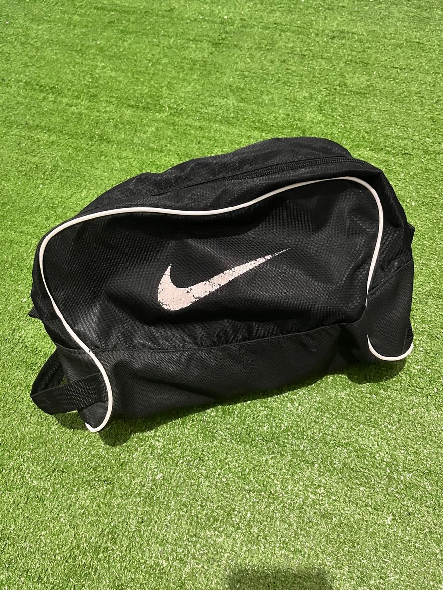 Porta best sale chuteira nike