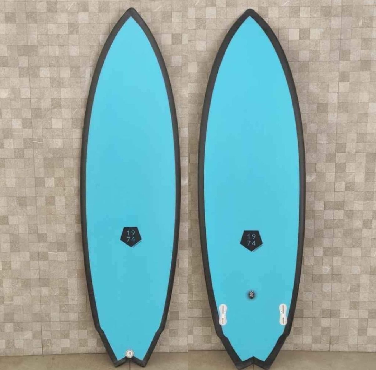 Prancha Fish Biquilha 5'9 Performance 1974 - Epoxy Bordas de Carbono ...