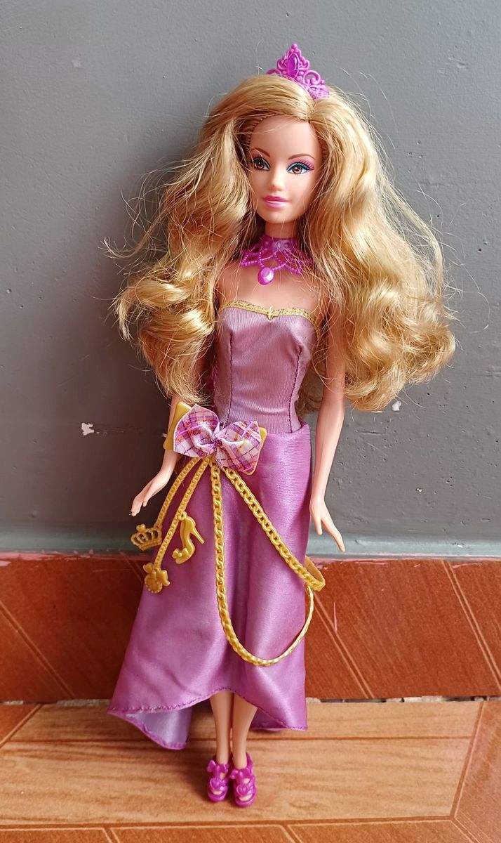 BARBIE NA ESCOLA DA PRINCESA CHARM Online 