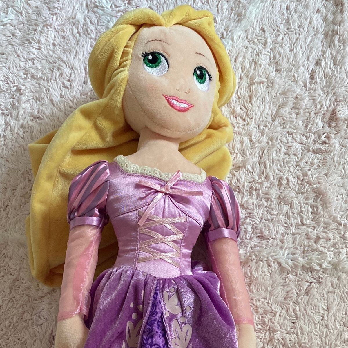 Princesa Pelúcia Disney Store Rapunzel | Pelúcia Disney Store Usado ...