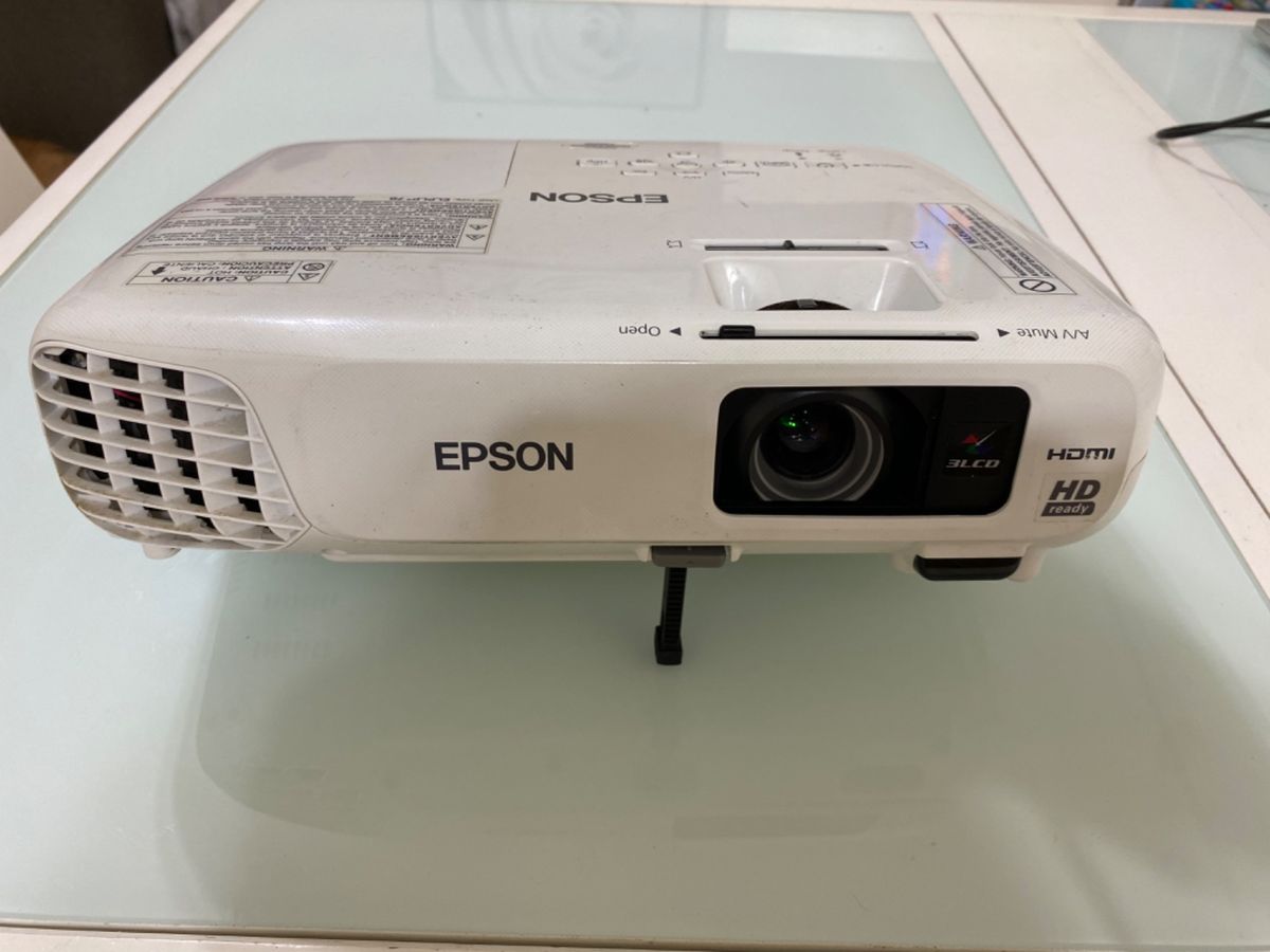 Projetor Epson Powerlite Home Cinema 730hd TV e Display Epson Usado