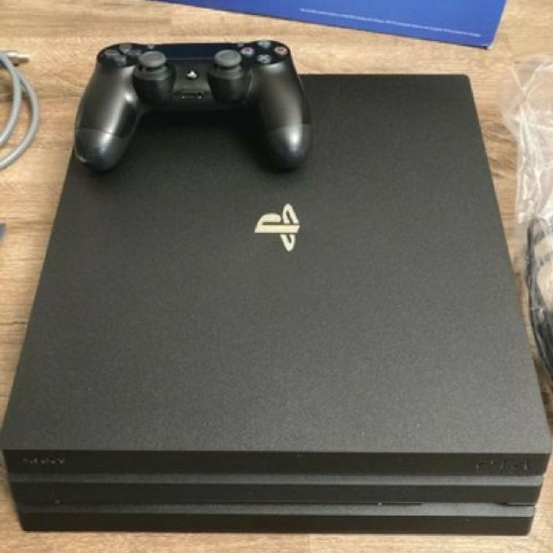 Ps4 Pro usado 1 Tb (220V) - em perfeito estado - com 6 jogos - Consoles de  Vídeo Game - Santa Clara, Viçosa 1261185075