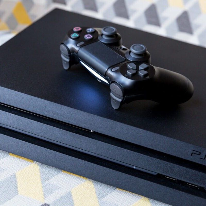 Ps4 Pro Semi Novo em Perfeito Estado