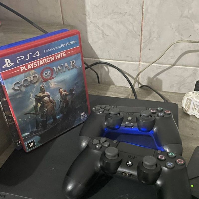 Ps4 Slim - Dois controles - 1 jogo - Videogames - Setor Campinas, Goiânia  1256806130