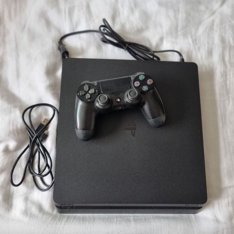 Playstation 4 (Ps4) Slim + 1 Controle + 9 Jogos Mídia Física, Console de  Videogame Sony Usado 94688993