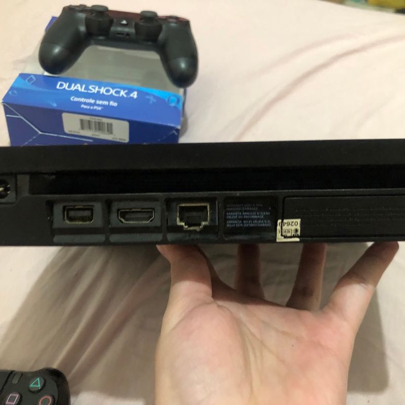 Console PS4 Slim 500GB com 2 Controles - 2 Anos de Garantia - JF GAMES