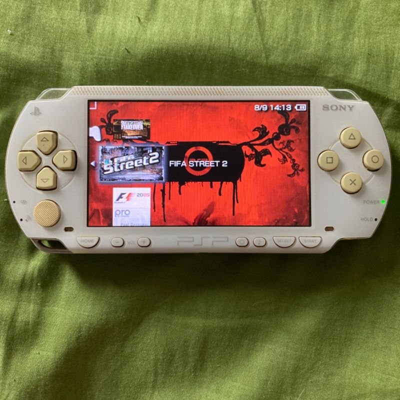 Psp Go com Jogos Playstation | Console de Videogame Playstation Usado  92182049 | enjoei