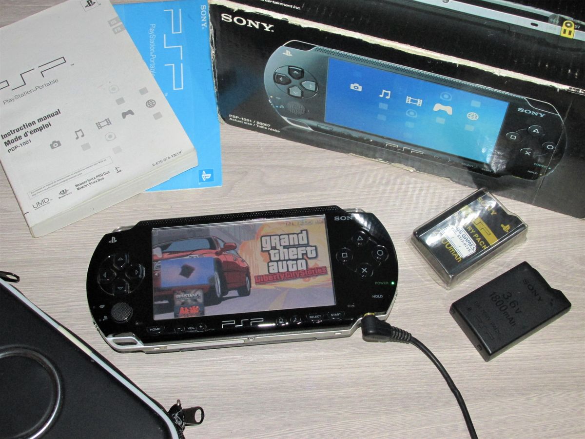 PSP Fat 1001 Zerado! Tudo Original Sony! Com 100 Jogos! - Videogames -  Cidade Industrial, Curitiba 1256229807