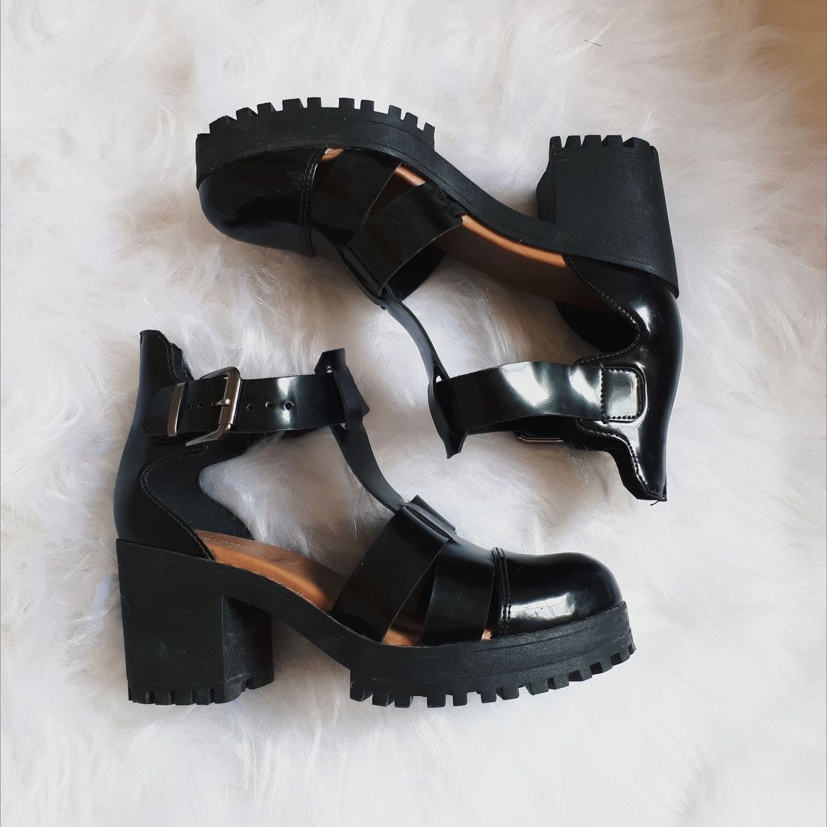 sandalia salto grosso renner