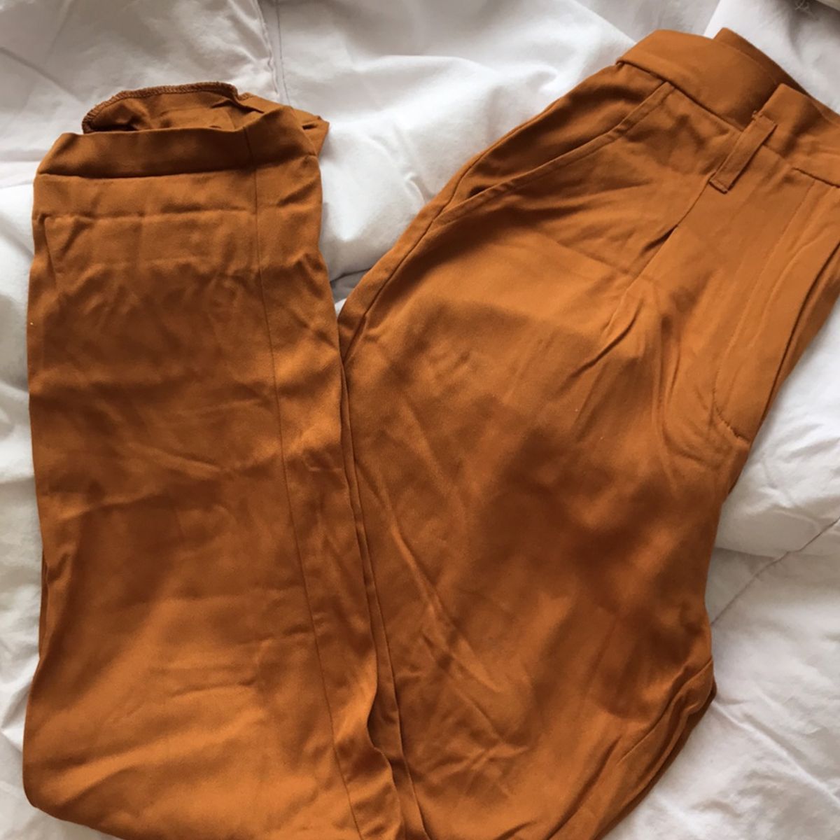 calça alfaiataria mostarda