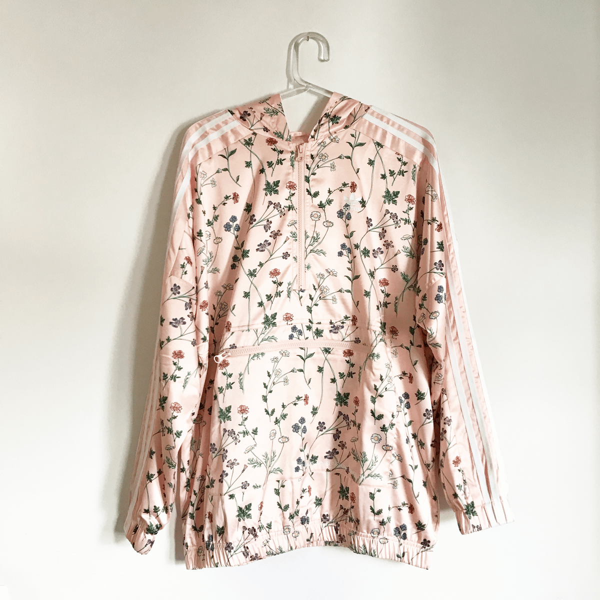 corta vento floral adidas