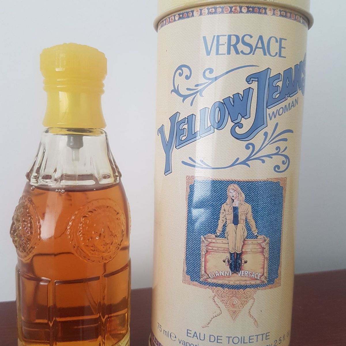 新里ロドスタ様　VERSACE YELLOW JEANS WOMAN Versace Yellow Jeans | Perfume Feminino Versace Usado 30743604