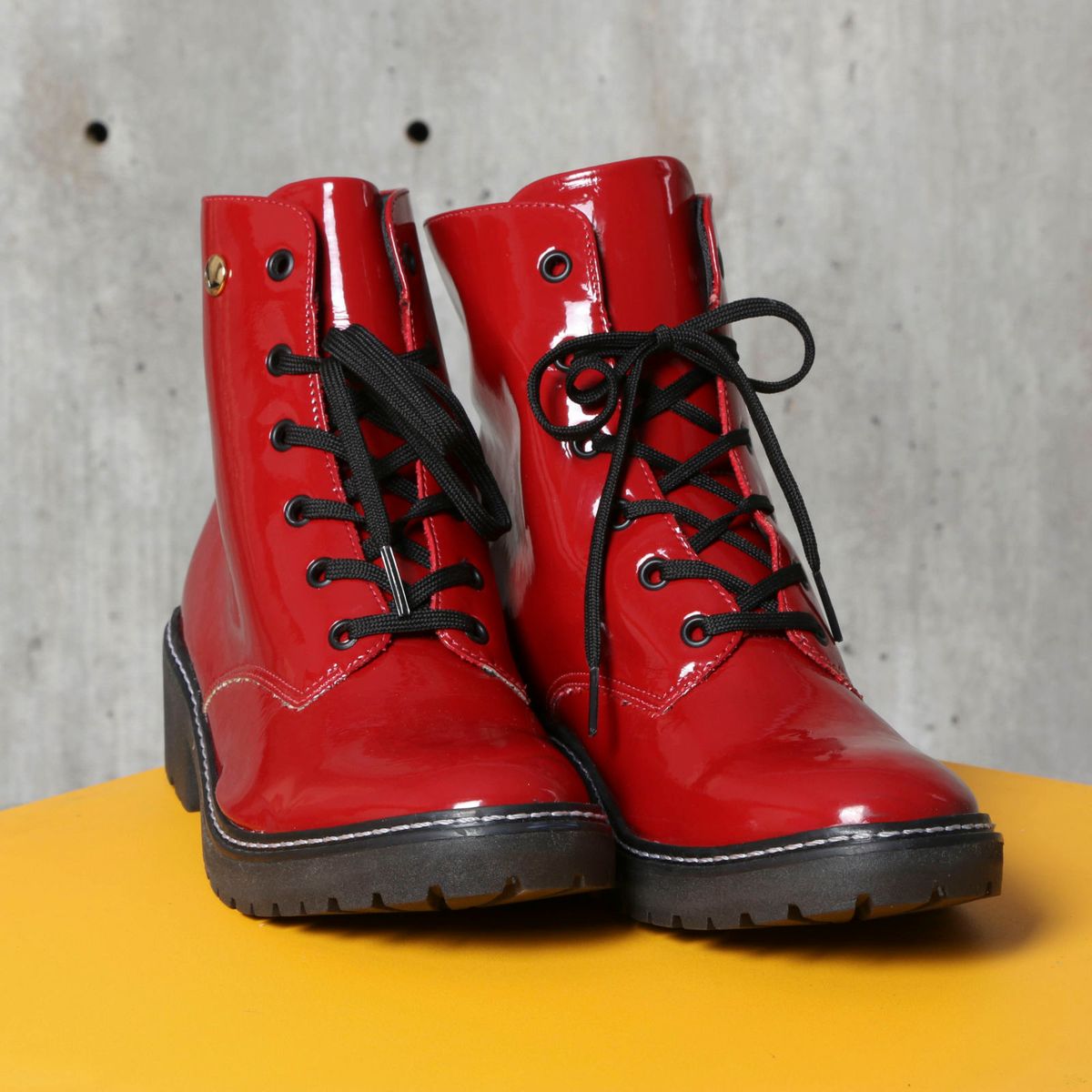 bota preta sapatinho de luxo