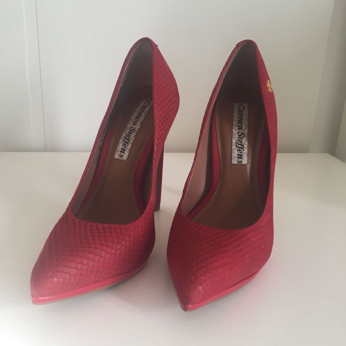 carmen steffens scarpin vermelho