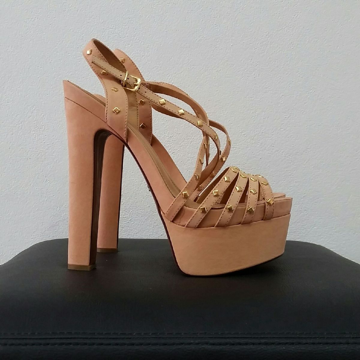 schutz sandalia meia pata