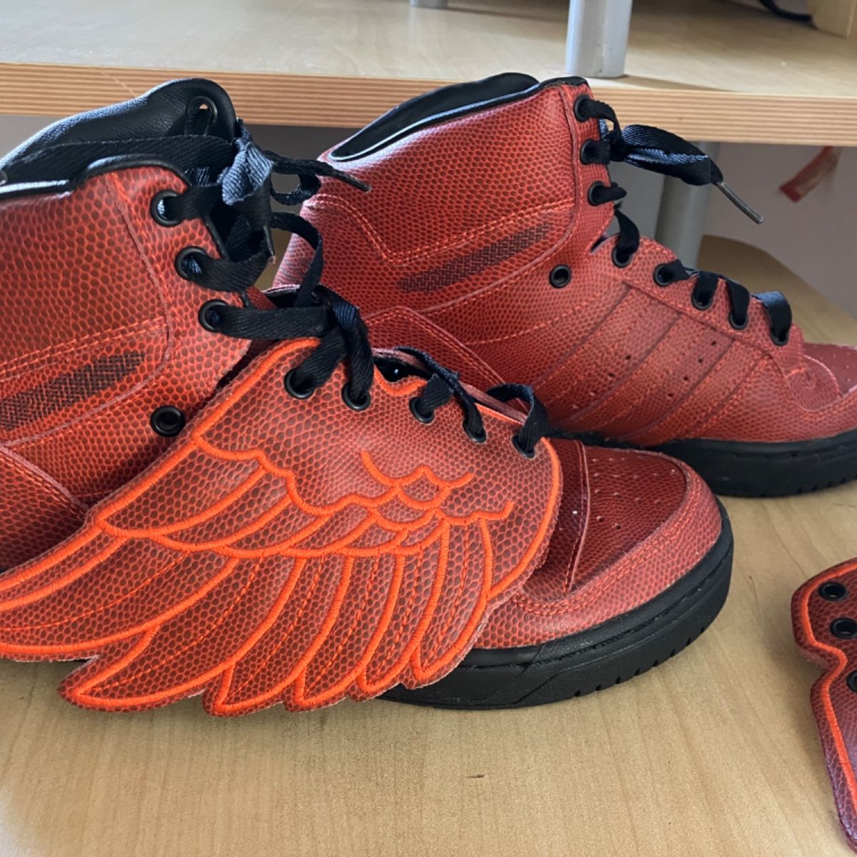 Adidas Wings Jeremy Scott | Adidas Nunca Usado 102170609 | enjoei
