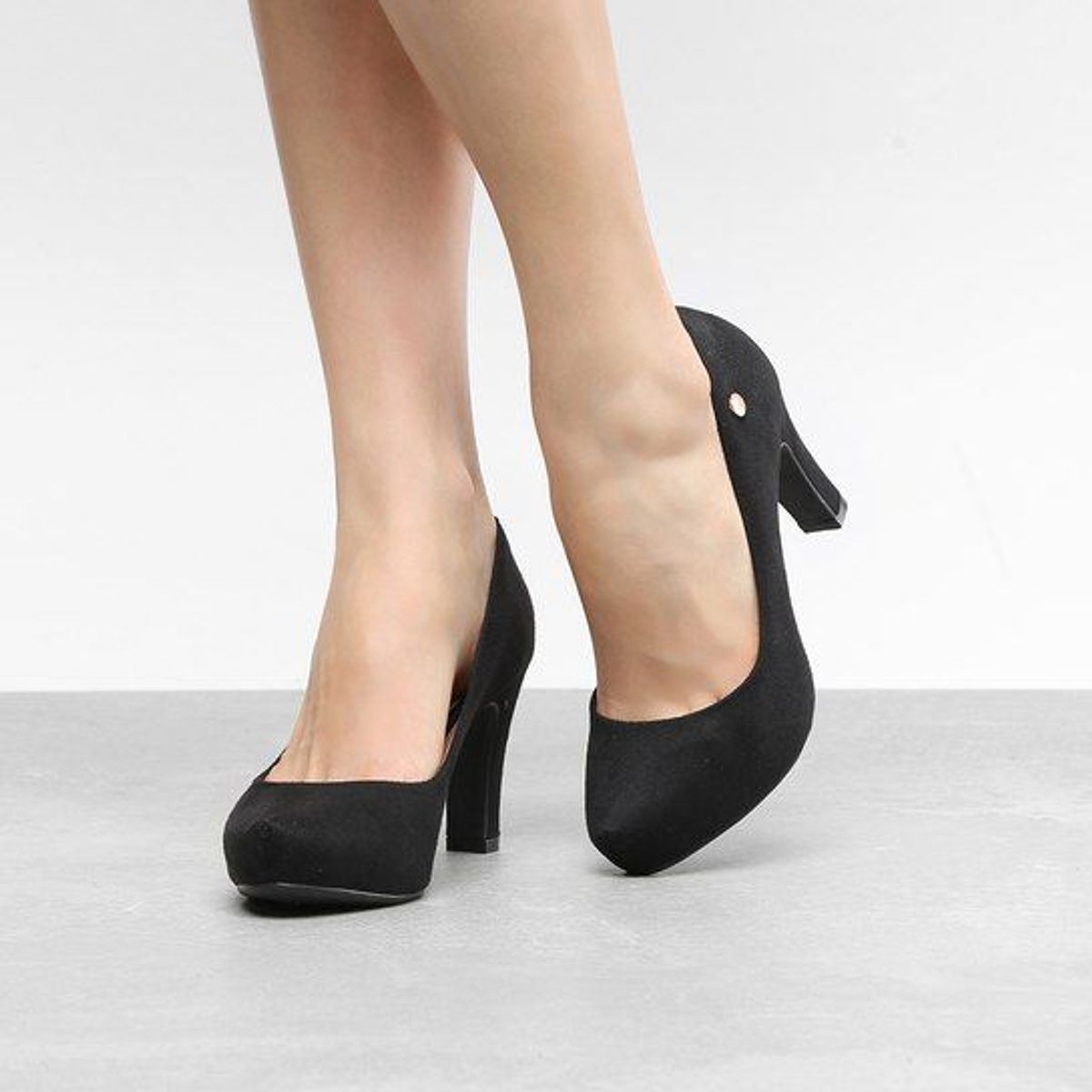 scarpin salto alto grosso