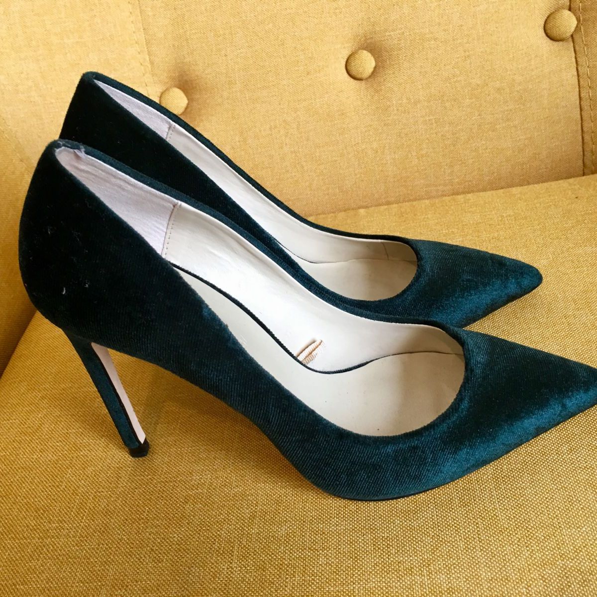 scarpin verde camurça