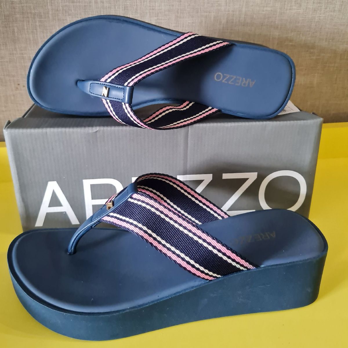 Chinelo plataforma hot sale arezzo