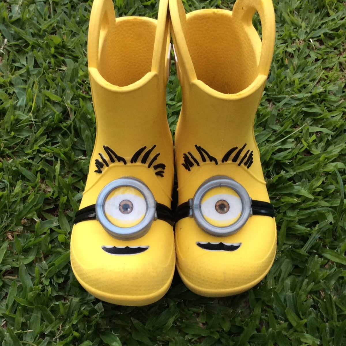 sapato minions infantil