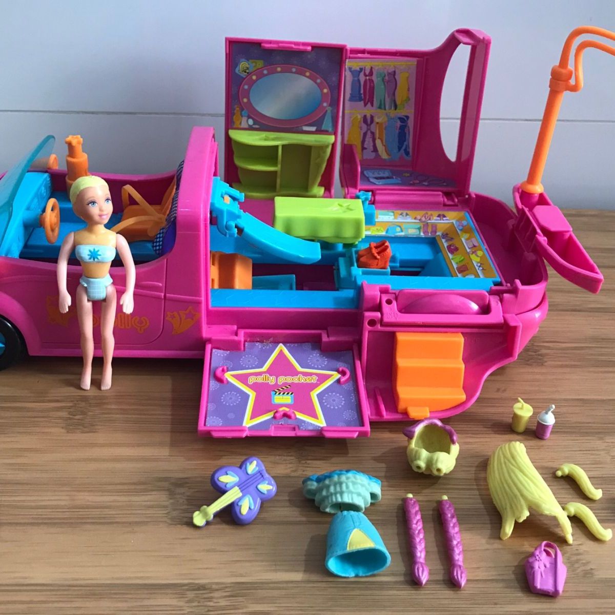 Polly Pocket Chegue com Muito Estilo na Limo - Mattel - Livraria e