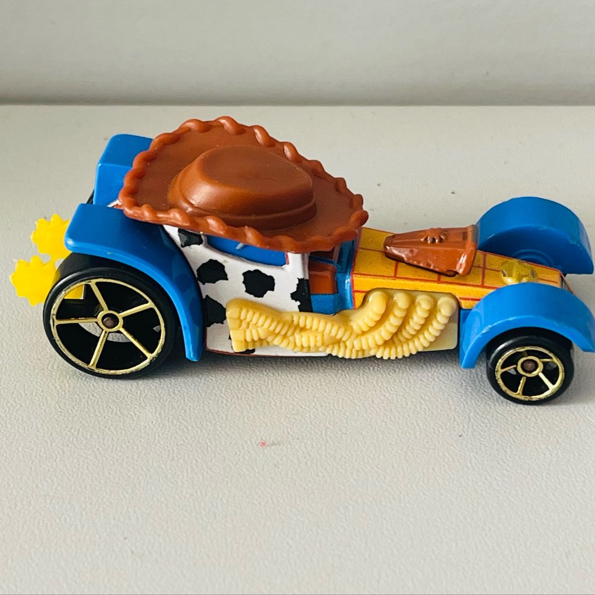 Carrinho Hot Wheels Woody Toy Story em Promoção na Americanas