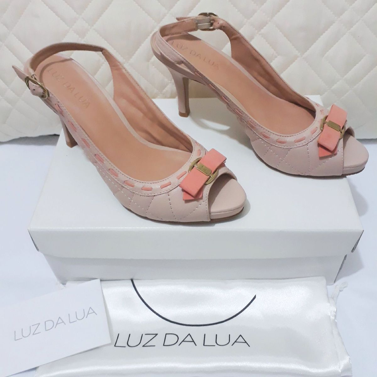 peep toe luz da lua meia pata