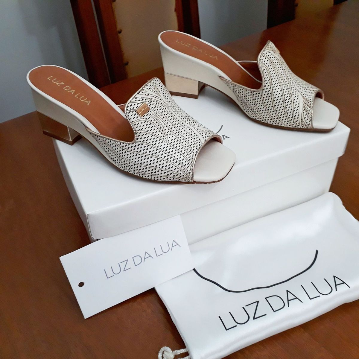 calçados femininos luz da lua