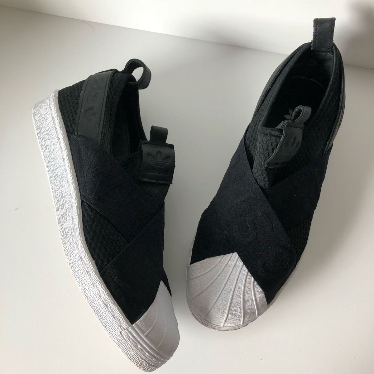 tenis adidas slip on paqueta