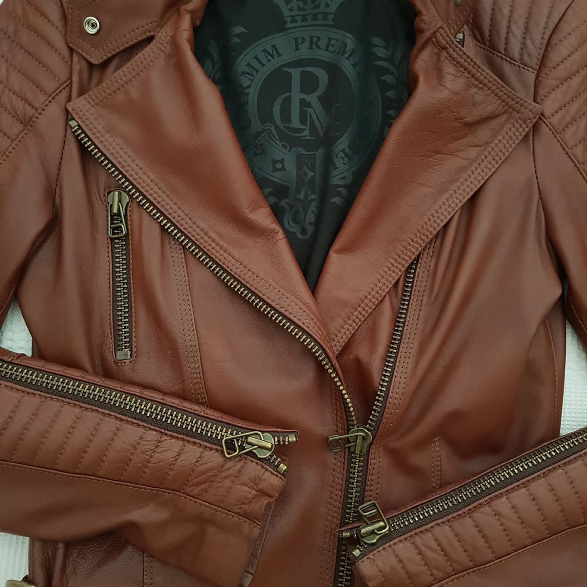 jaqueta couro carmim