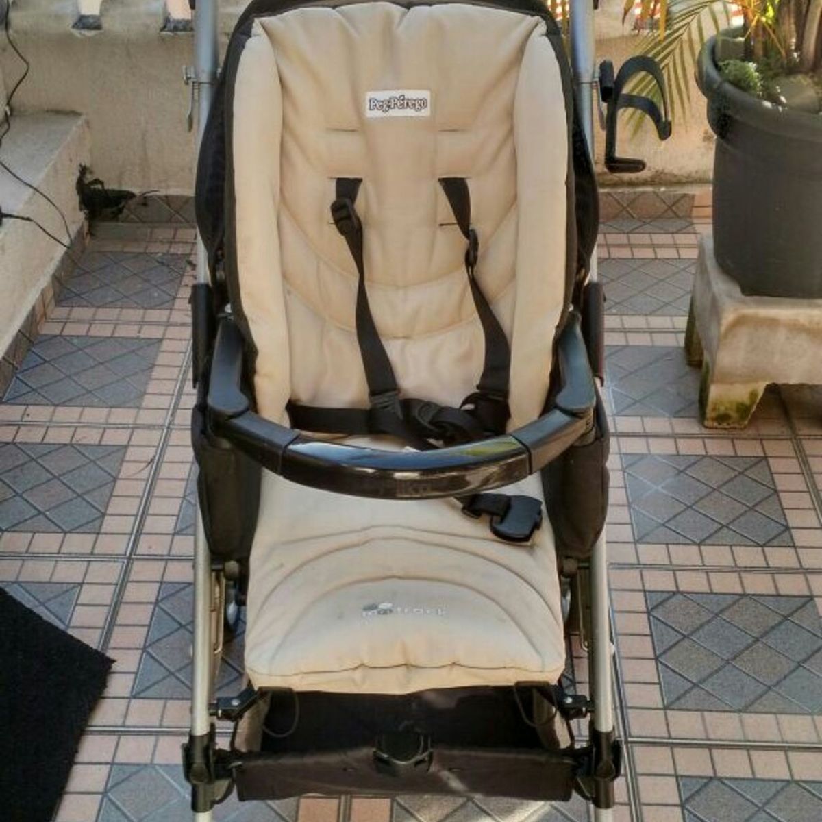 carrinho peg perego pliko switch