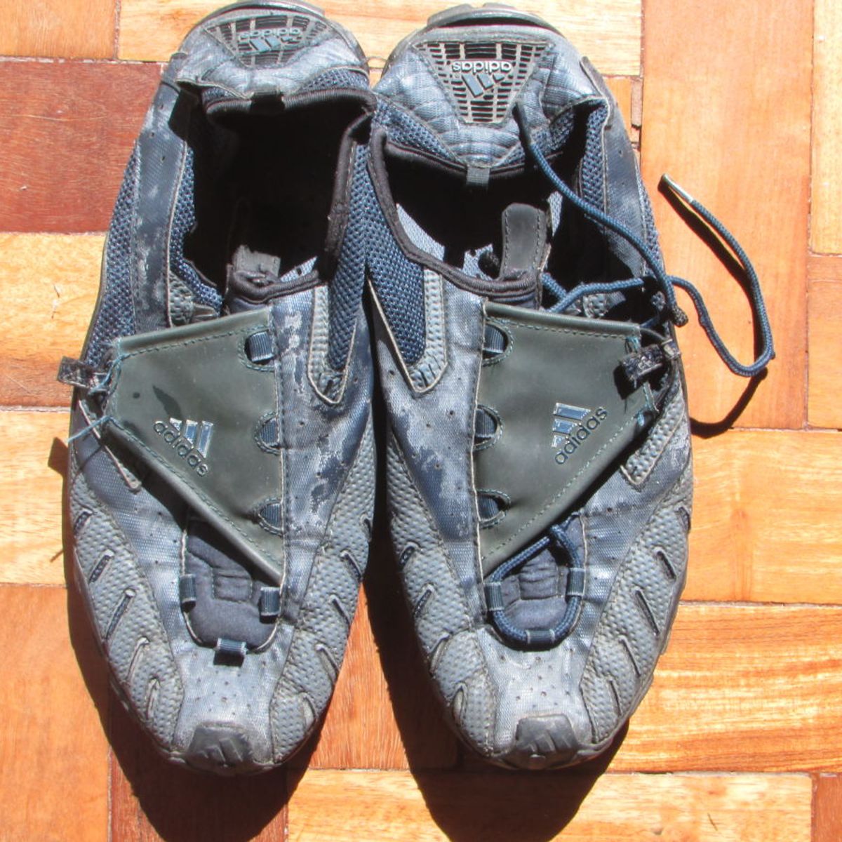 sapatilha adidas anos 2000