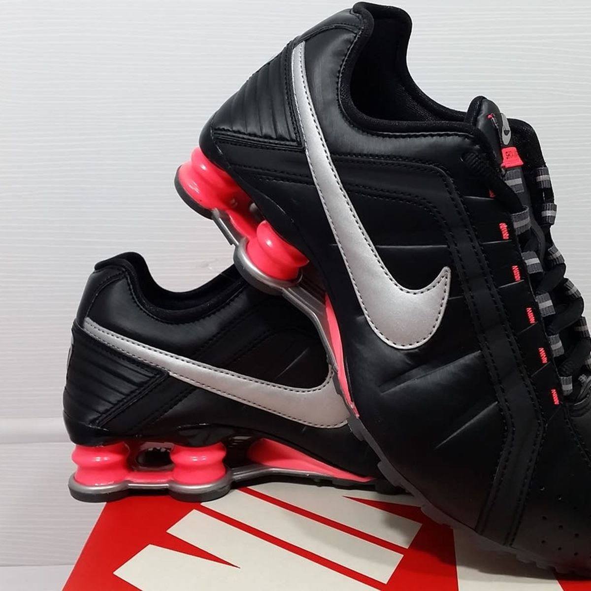 nike shox junior preto e verde