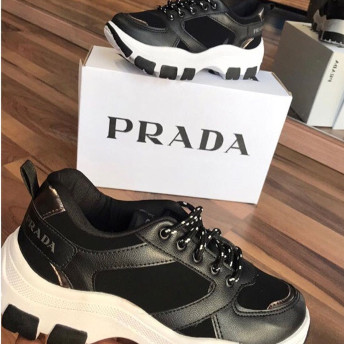 Tênis Prada Milano Feminino Branco /Lançamento/Plataforma Chunck  Sneaker/Sola Alta /Concept - Escorrega o Preço