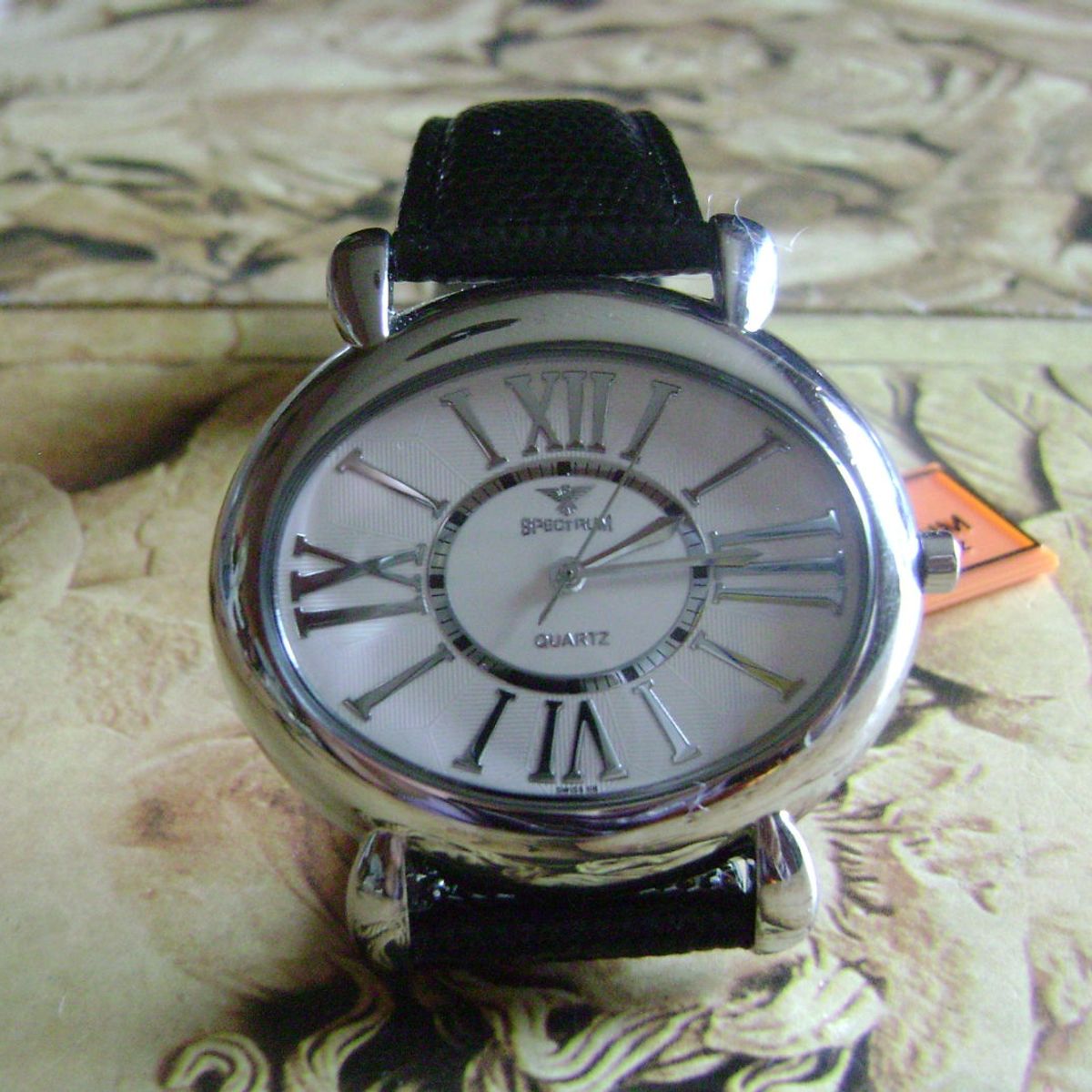 Relógio Spectrum Suíço em Ouro Galvanizado 23k Relógio