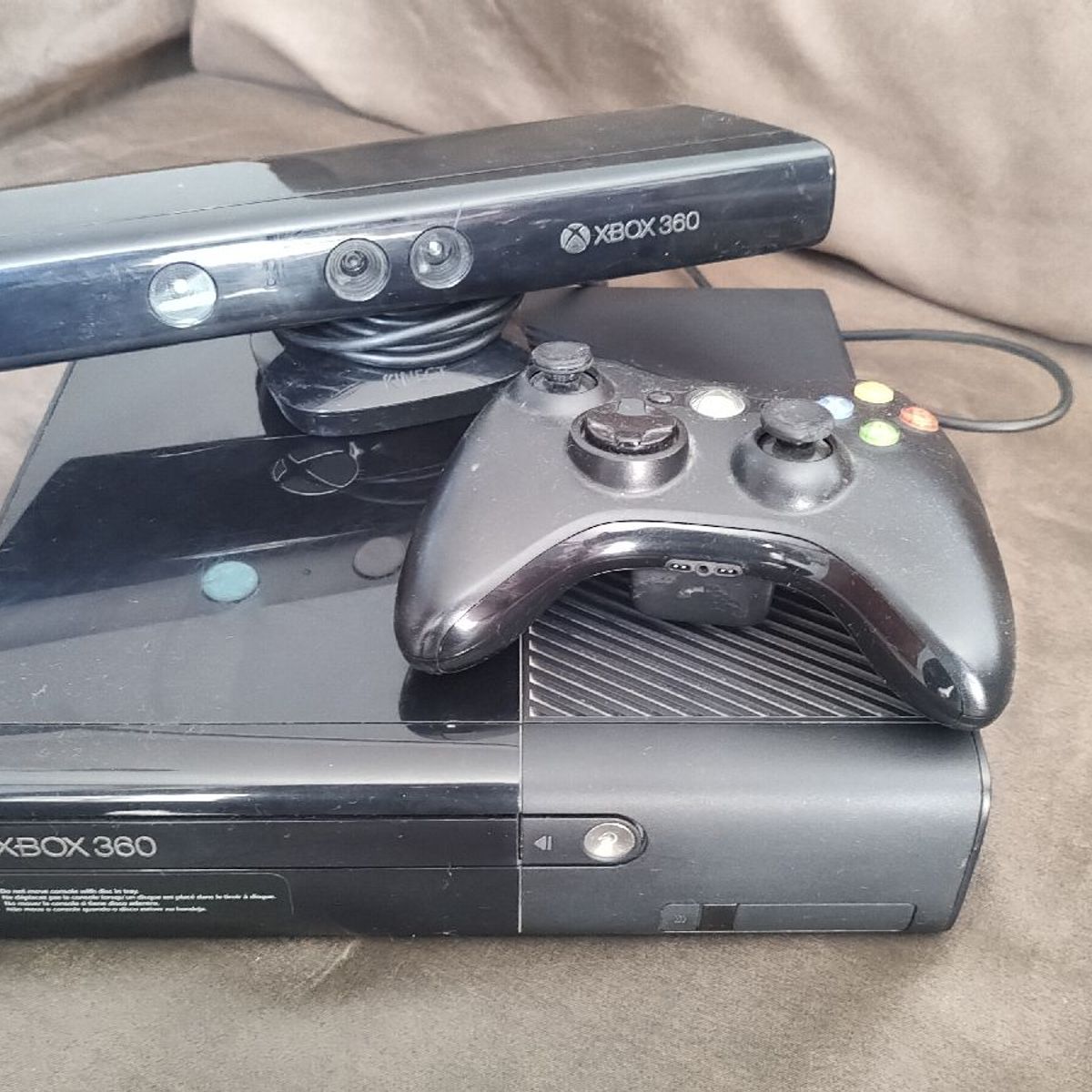 Console 360 Slim 4gb + 3 Jogos Standard Cor Matte Black - Xbox 360